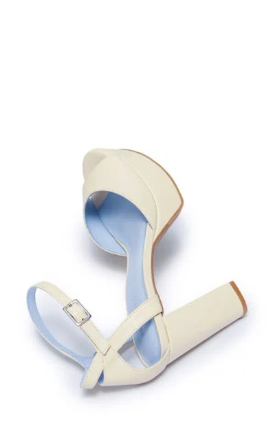 Bernardo Footwear Valeria Leather Platform Sandal In Neutral