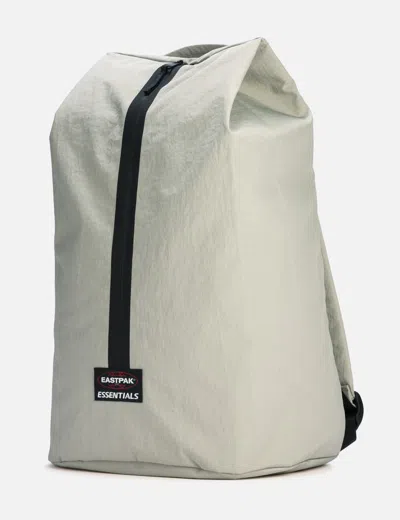 Essentials Logo-patch Zip-up Backpack In Beige/米色/베이지/ベージュ