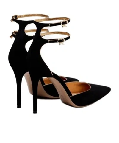Gianvito Rossi Solid Suede Pumps In Black