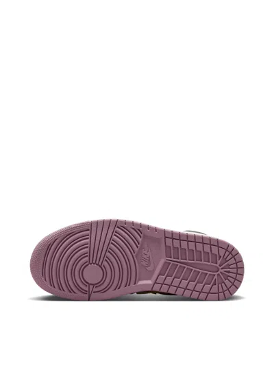 Nike Sneaker In Multi