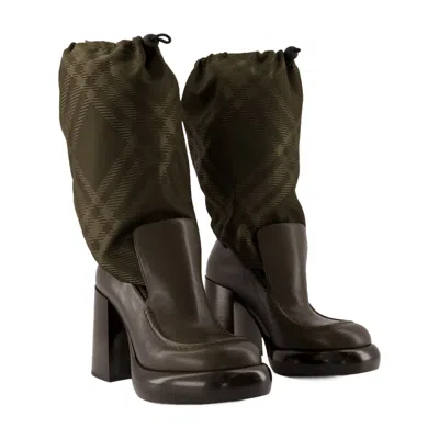 Burberry Wedge 95 Boots In Green