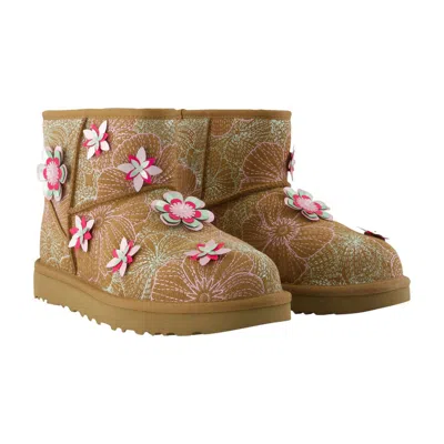 Ugg Classic Ankle Boot In Brown