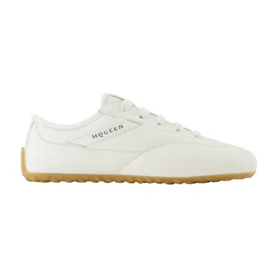 Alexander Mcqueen Boxe Sneaker In White