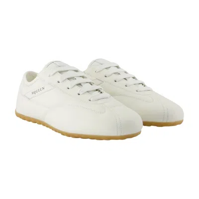 Alexander Mcqueen Boxe Sneaker In White
