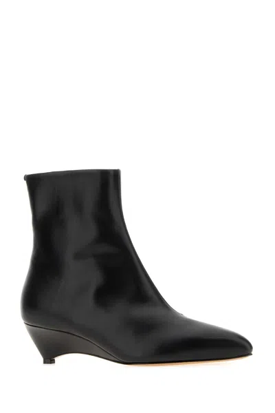 Jil Sander Arc Leather Ankle Boots In Black