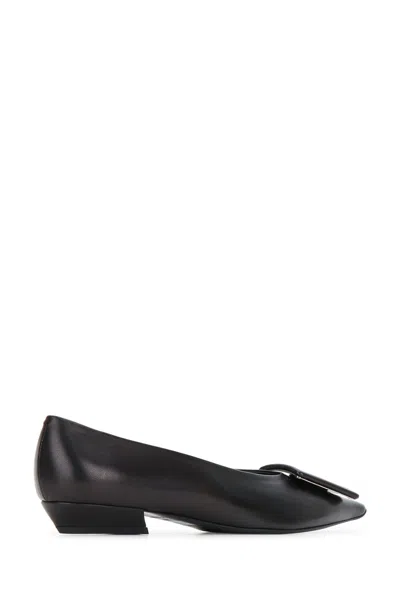 Roger Vivier Pointy Covered B Ballerina In Black