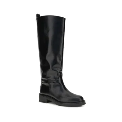 Stuart Weitzman Celia Low-heeled Boots In Black