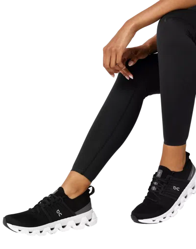 On Running Cloudswift Sneaker In Black