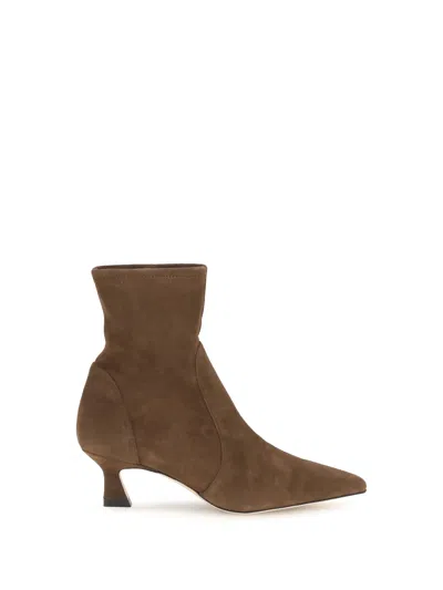 Stuart Weitzman Vinnie Ankle Boot In Brown