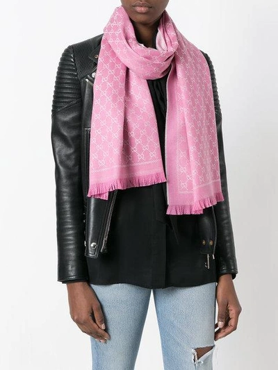 Shop Gucci Wollschal Mit Monogrammmuster In Pink