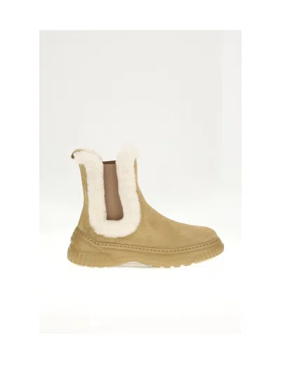 Dior Shearling-lined Calf Leather Boot In Brown