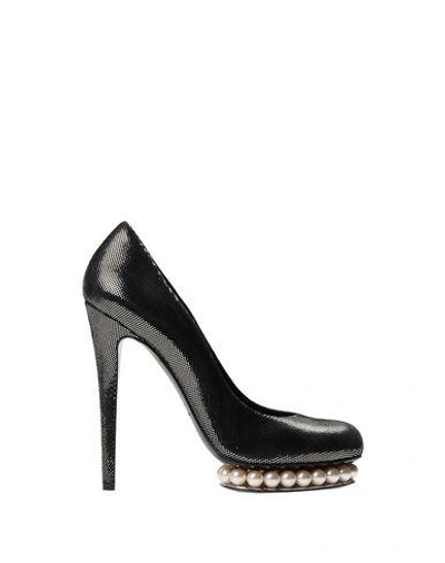 Shop Nicholas Kirkwood Pump In Black