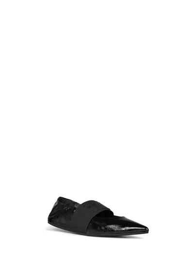 Givenchy Sophisticated Flat Shoes With Pointed Toe Design In Black