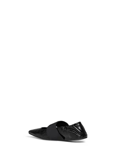 Givenchy Sophisticated Flat Shoes With Pointed Toe Design In Black