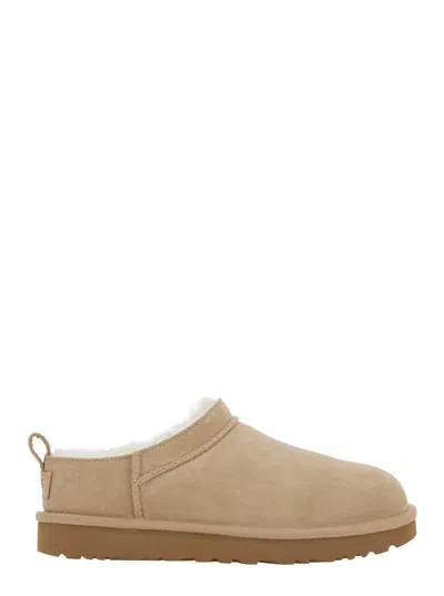 Ugg Short Suede Ankle Boots With Shearling Lining And Pull Tab In Brown