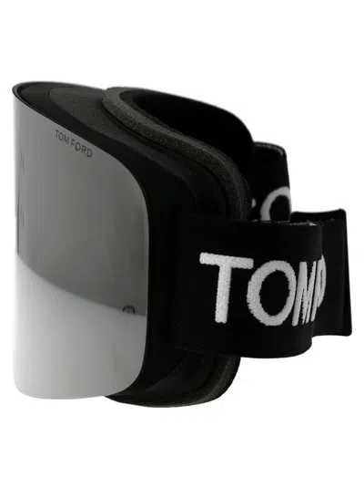 Tom Ford Ft1124 Injected Frame Sunglasses In Black