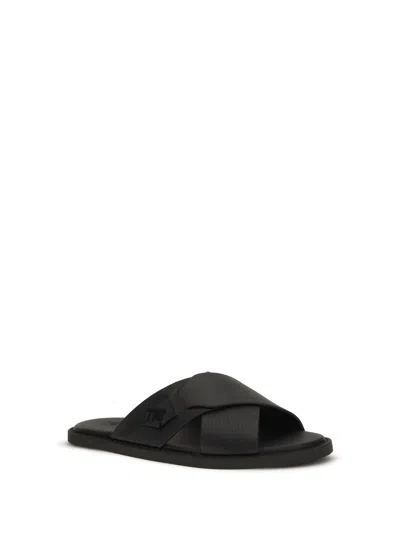 Fendi Crossed X-strap Calfskin Slide Sandals In Black