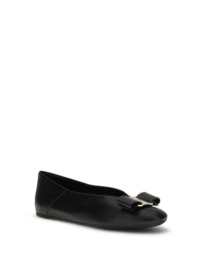 Ferragamo Vara Bow Flat In Black