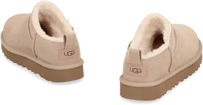 Ugg Short Suede Ankle Boots With Shearling Lining And Pull Tab In Neutral
