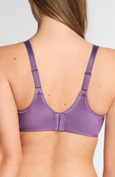 Wacoal Basic Beauty Seamless Underwire Bra In Italian Grape
