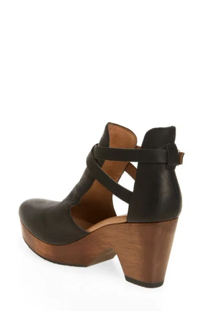 Free People Cedar Clog In Black