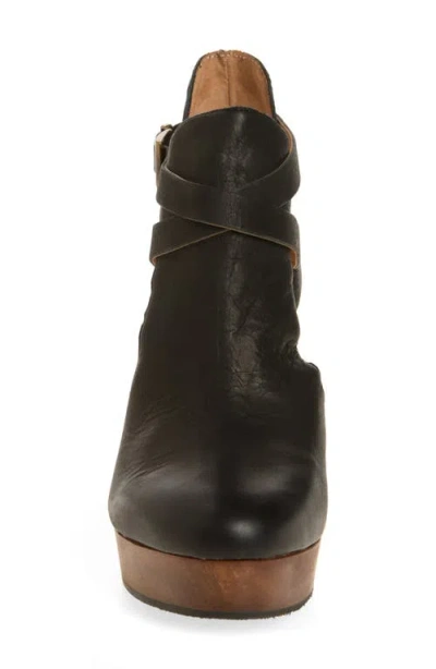 Free People Cedar Clog In Black