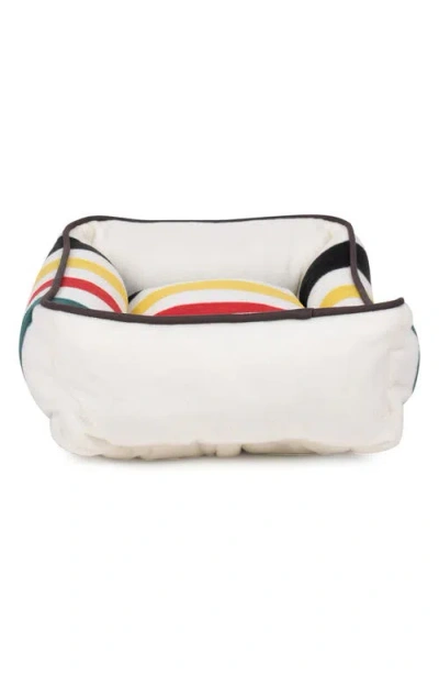 Pendleton Fleece Kuddler Pet Bed In Multi