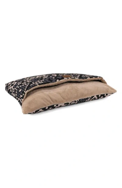 Pendleton Burrow Pet Bed In Blue Ridge Black