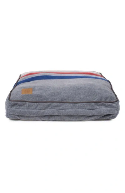 Pendleton Fleece Napper Pet Bed In Multi