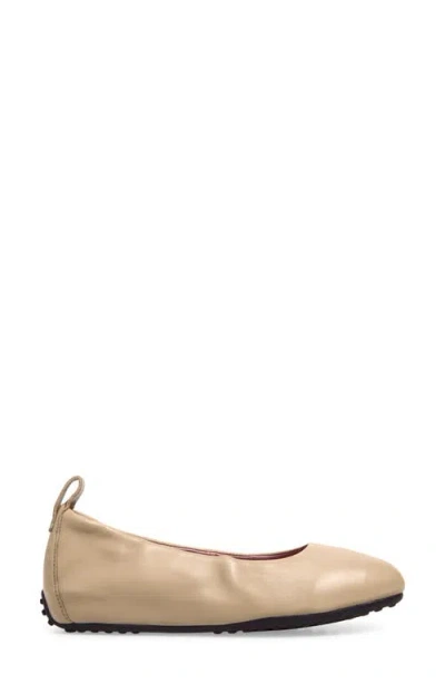 Robert Zur Mona Flat In Light Taupe