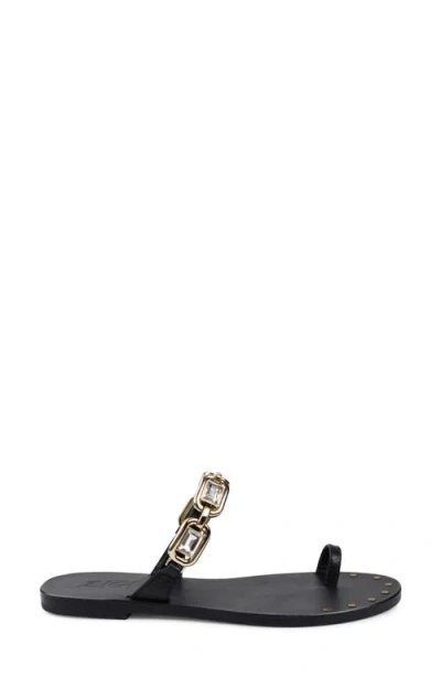 Zigi Toe Loop Sandal In Black
