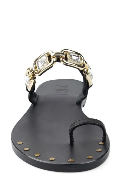 Zigi Toe Loop Sandal In Black