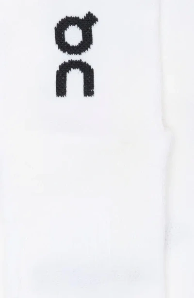 On Core Mid 2-pack Run Socks In White