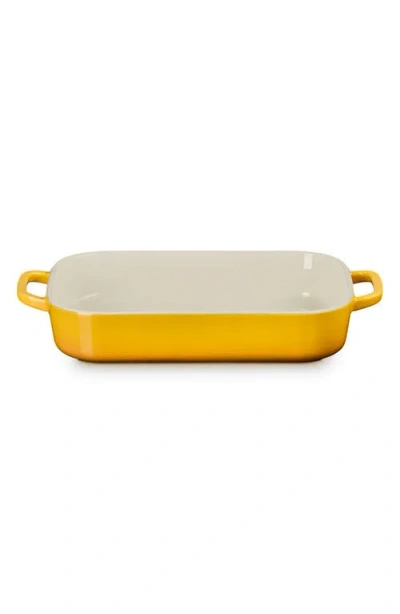 Le Creuset Shallow Rectangular Baker With Platter Lid In Nectar