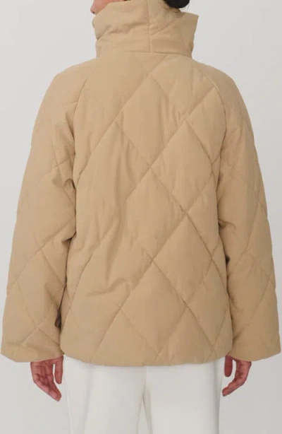 Varley Evren Short Quilted Coat In Brown