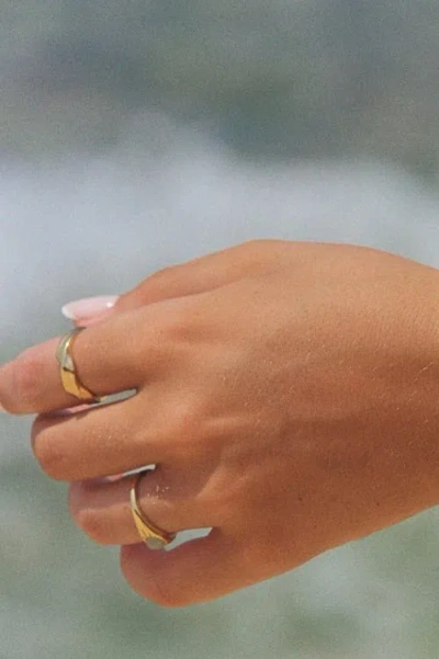 Atolea Dune Ring In Gold