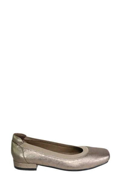 David Tate Arch Pump In Pewter Leather