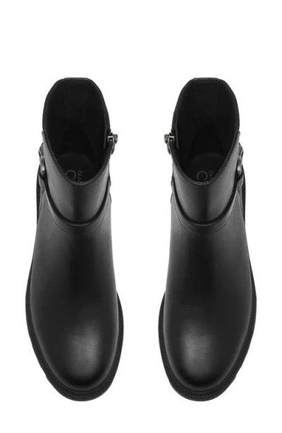 Clarksr Clarks(r) Code L Bay Leather Bootie In Black Leather