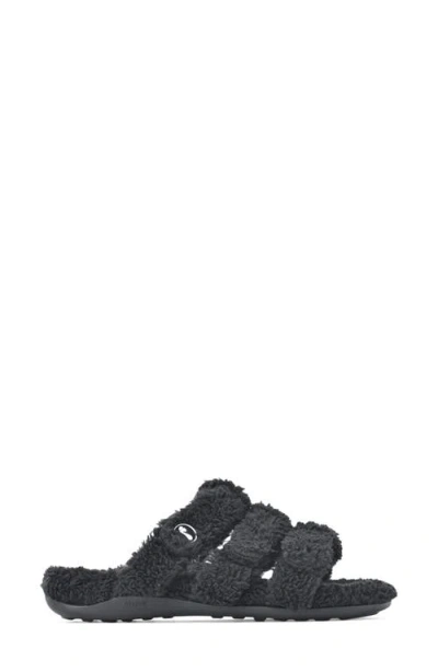 Strive Zella Slipper In Black Ii
