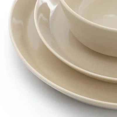 Gibson Elite 12 Piece Round Stoneware Dinnerware Set In White