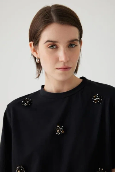Exquise Ailith Tshirt In Black