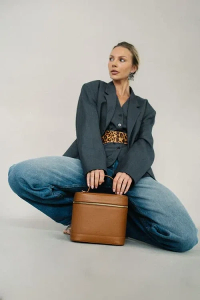 Mesch Baul Leather Bag In Caramel