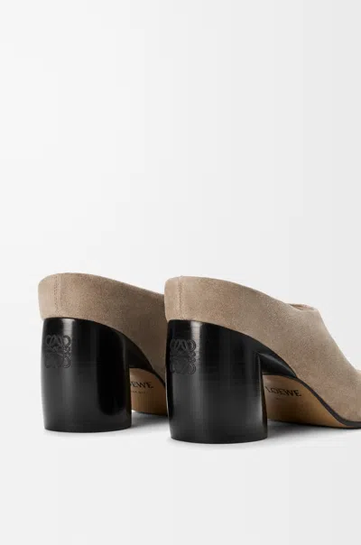 Loewe Oval Block Heel Mules In Hazelnut