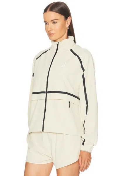 On Performance Volt Jacket In Hare