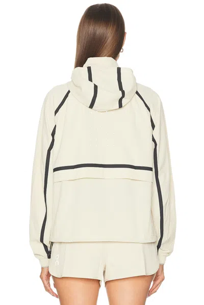 On Performance Volt Jacket In Hare