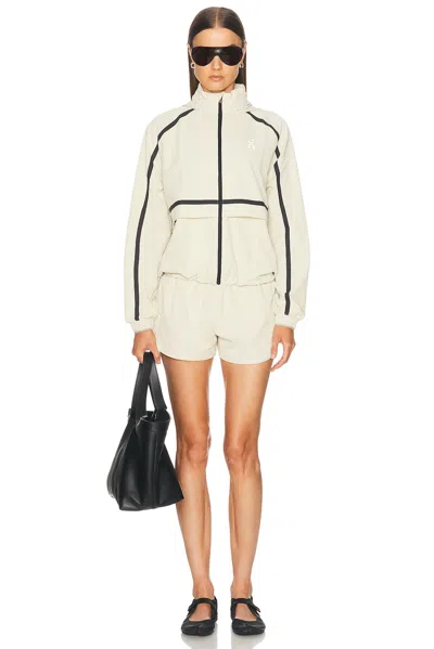 On Performance Volt Jacket In Hare