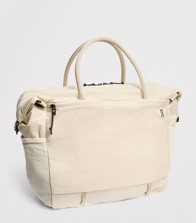 On Track Pack 35l Lite Bag In Ivory