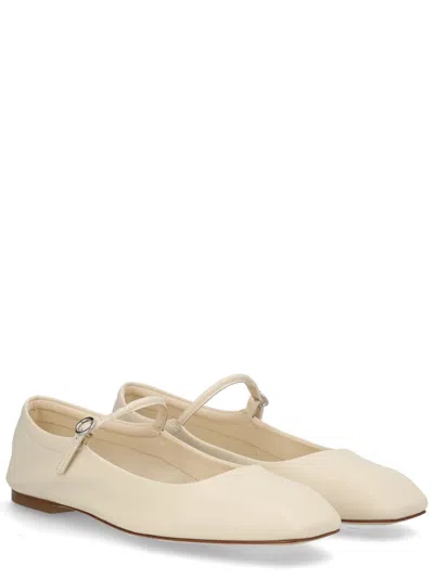 Aeyde Uma Flat In Ivory