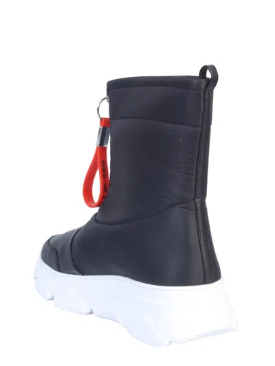 Forward Leather With Zip Closure Boot In Black