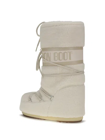 Moon Boot Icon Teddy Boots In White